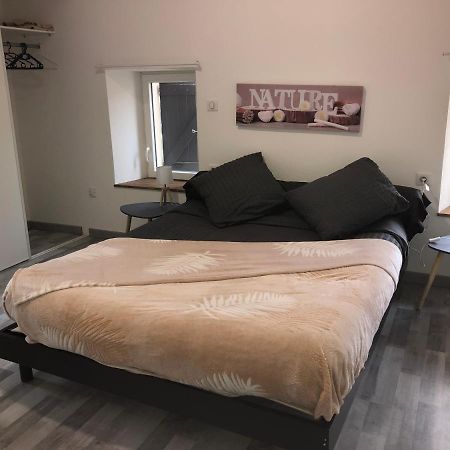 Gite Zen Pres Thermes De Jonzac Bois Kültér fotó